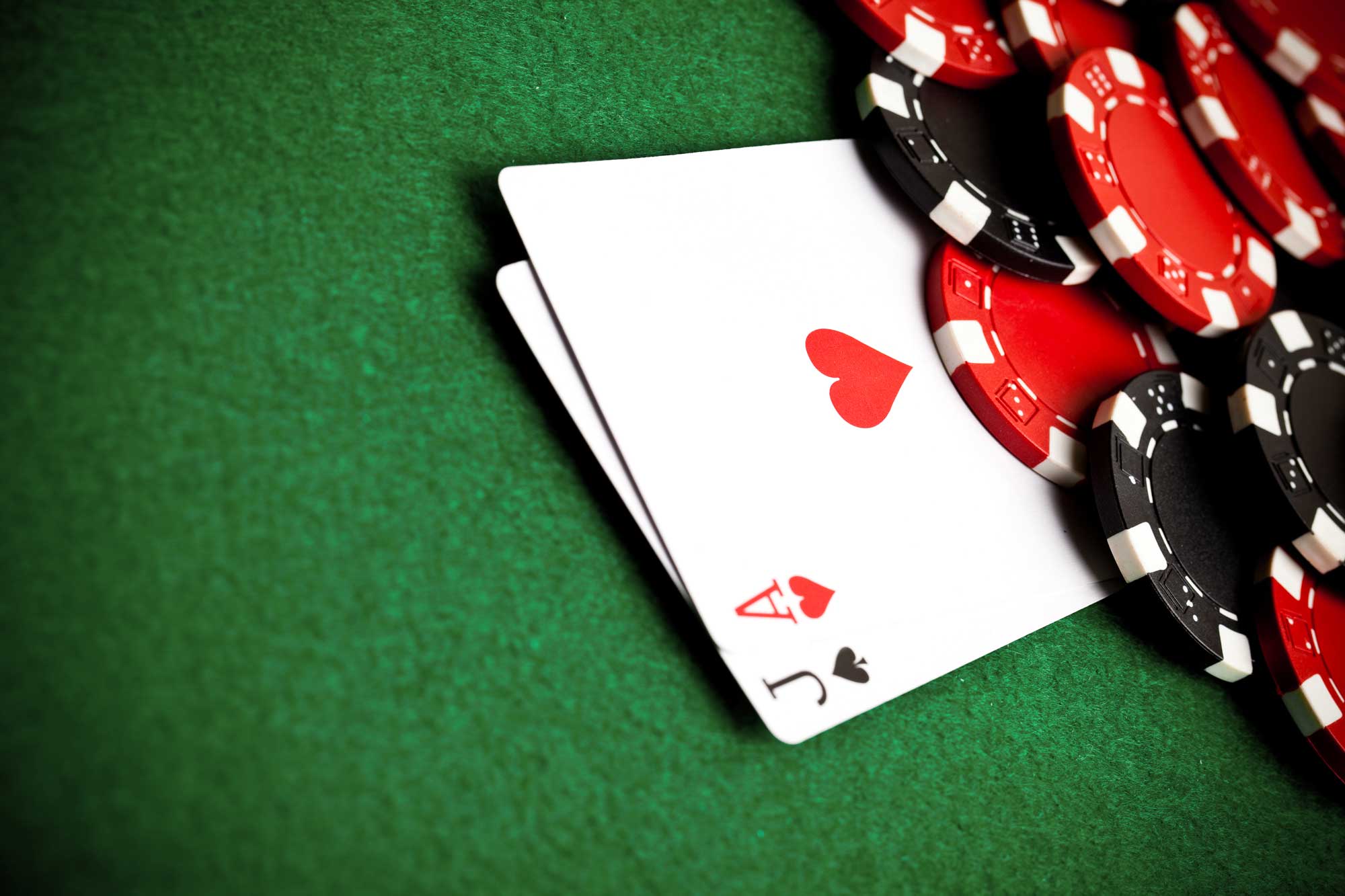 Slot Makinelerinde Kazanma Stratejileri: İpuçları ve Analizler